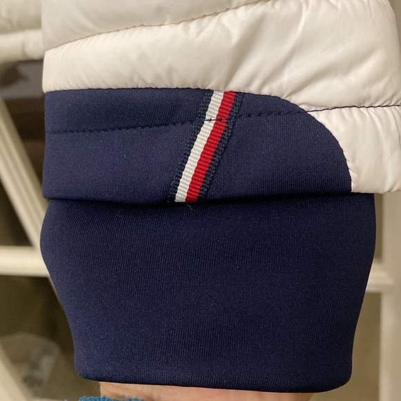 Tommy Hilfiger Lightweight Hooded Puffer Jacket White and Blue Women’s Small - Picture 15 of 17